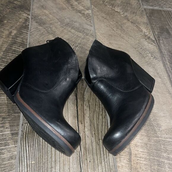 Korks black leather boots - Picture 2 of 5